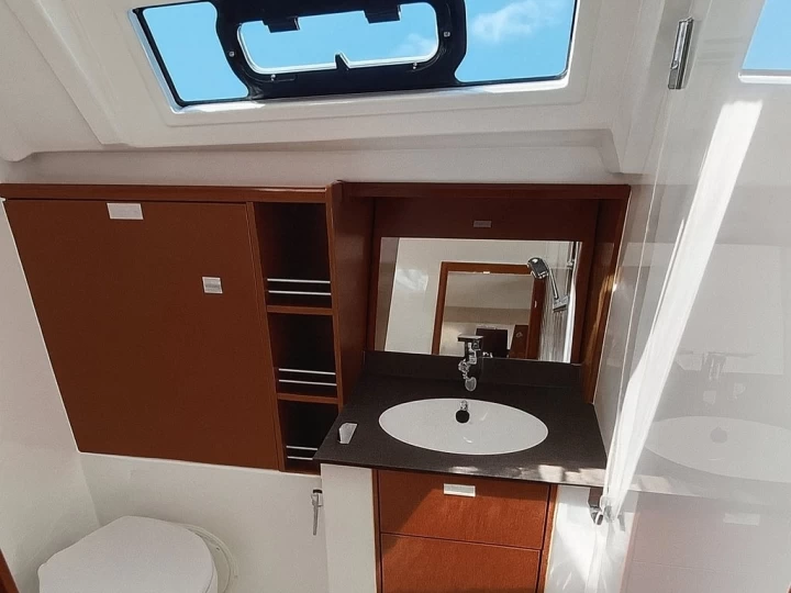 Rent a Bavaria Cruiser 41 Palma de Mallorca