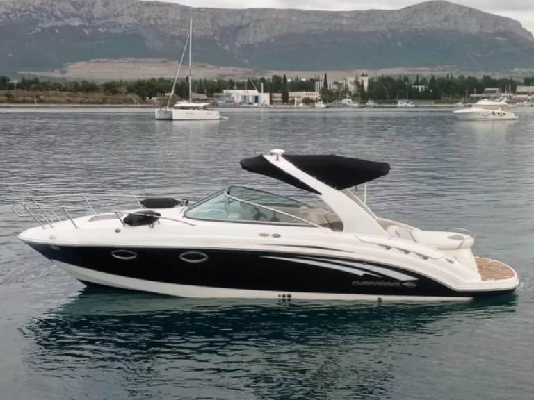 Bareboat Rental Motorboat Chaparral with a boat licence