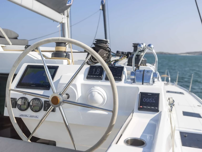 Yacht charter Belize City cheap The Big LeBoatski