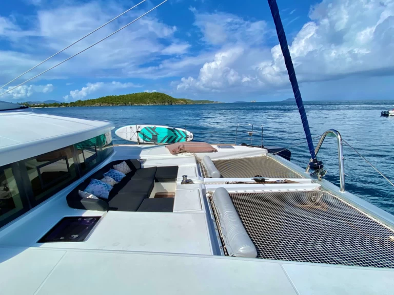 Yacht charter Belize City cheap Ventana al Mar