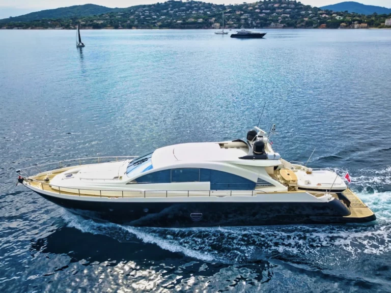 Luxury Yacht for rent Saint-Tropez at the best price