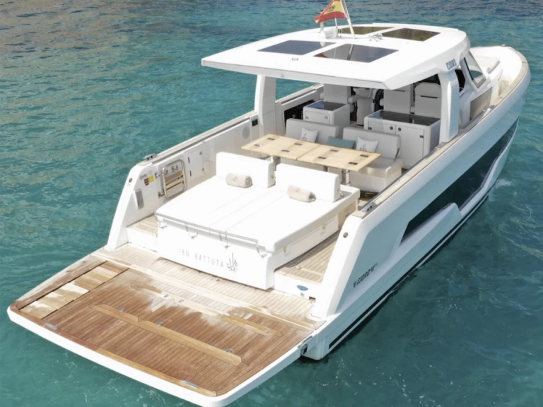 Motorboat rental with or without captain Fjord Port de Saint Tropez