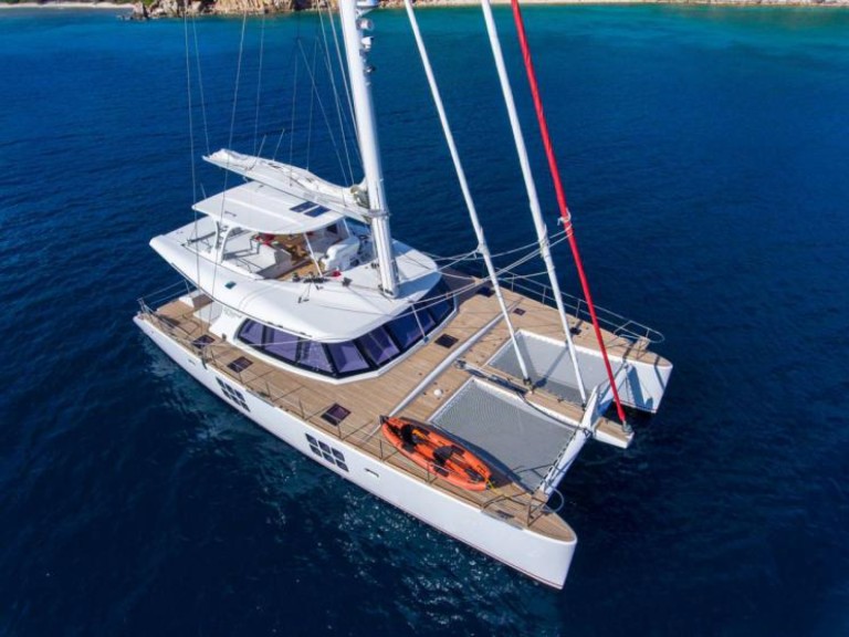 Catamaran rental with or without captain Sunreef Lávrio