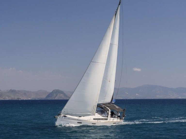 Bénéteau Oceanis 45 in Kos on SamBoat