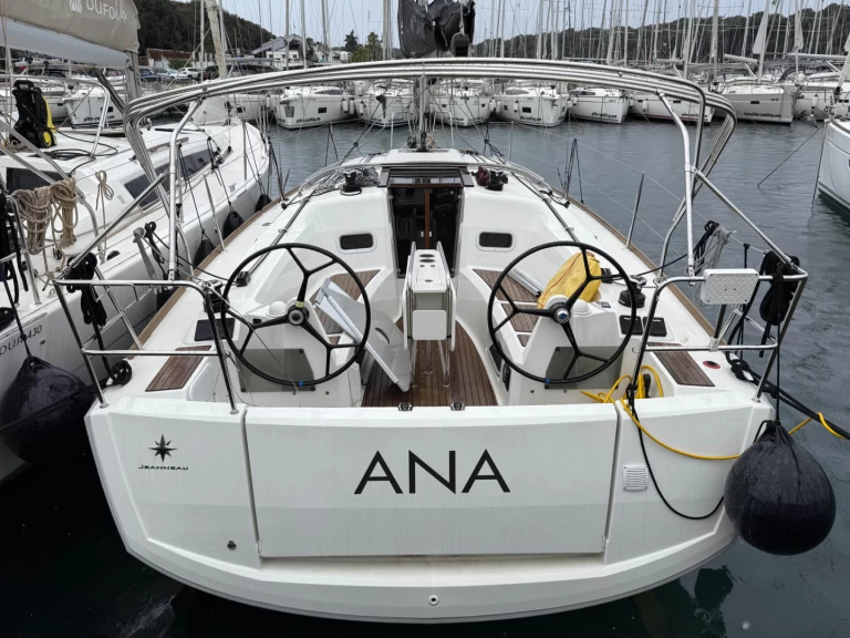 Sailboat rental in Pula - Jeanneau Sun Odyssey 349
