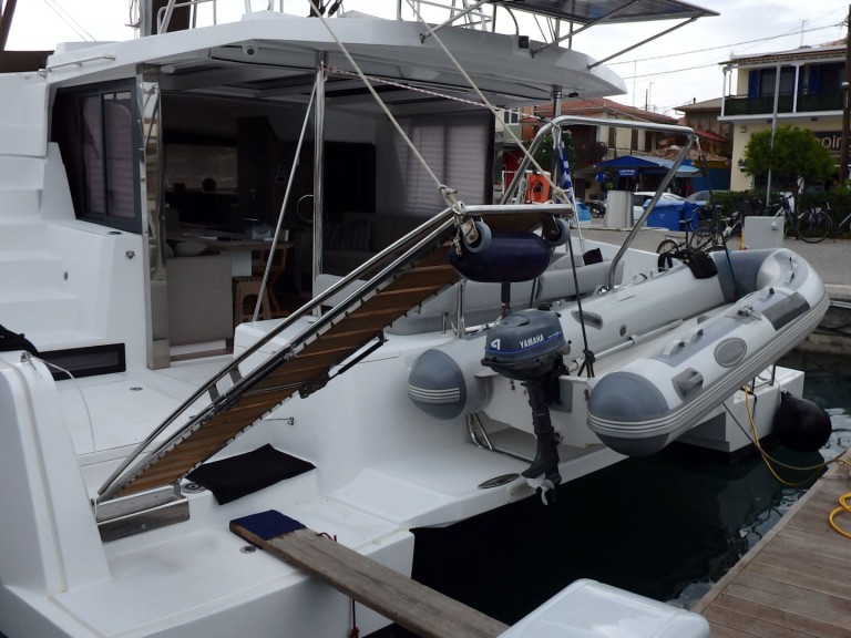 Bali Bali 4.2 charter bareboat or captained in  Nikiána