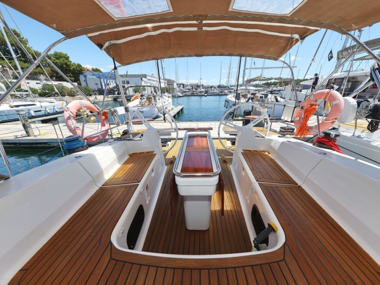 Rent a Elan Impression 45 Šibenik