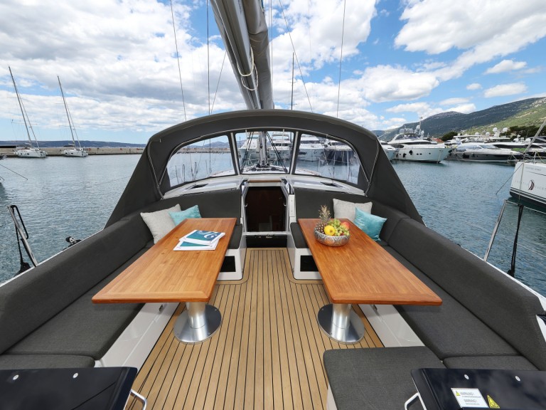 Sailboat for rent Kaštela at the best price