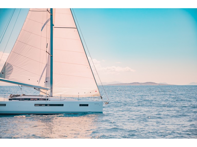 Sailboat for rent Alimos at the best price