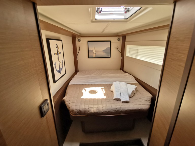 Catamaran rental in Alimos - Lagoon Lagoon 46