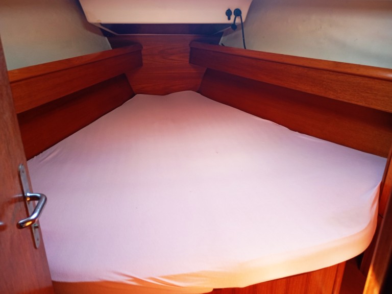 Bareboat Rental Sailboat Jeanneau with a boat licence