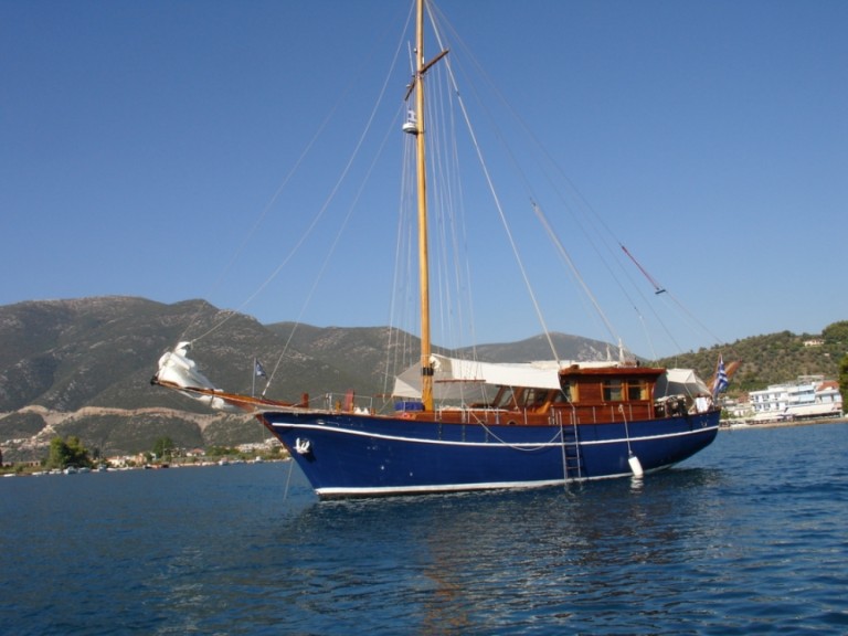 Sailboat for rent Alimos at the best price