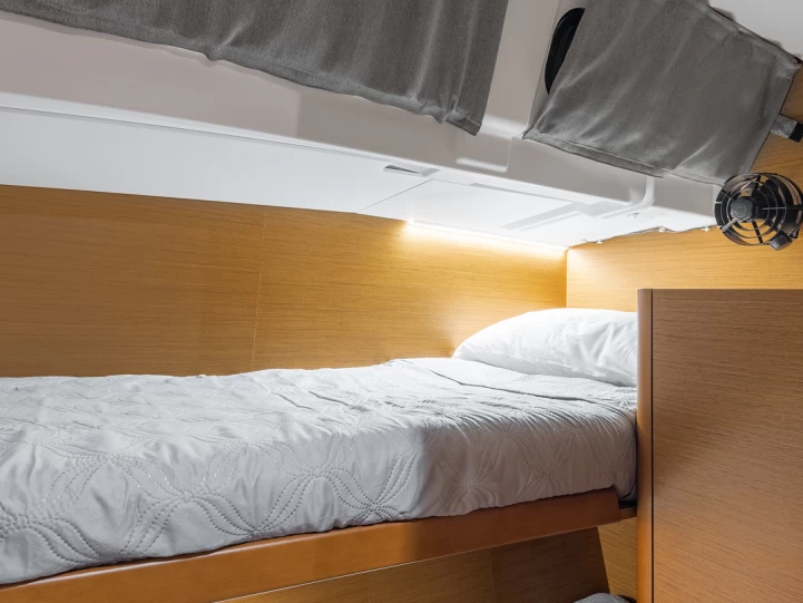 Yacht charter Alimos cheap Sun Odyssey 490[G]