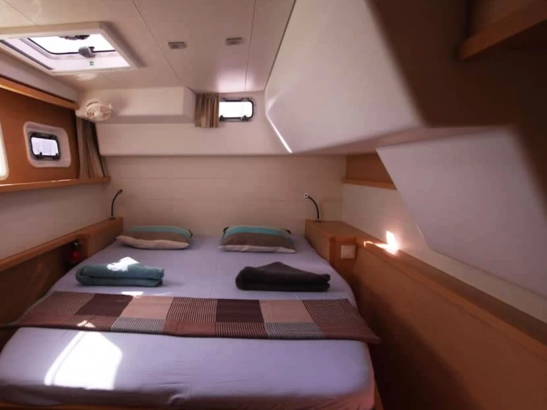 Yacht charter Alimos cheap Lagoon 450 F