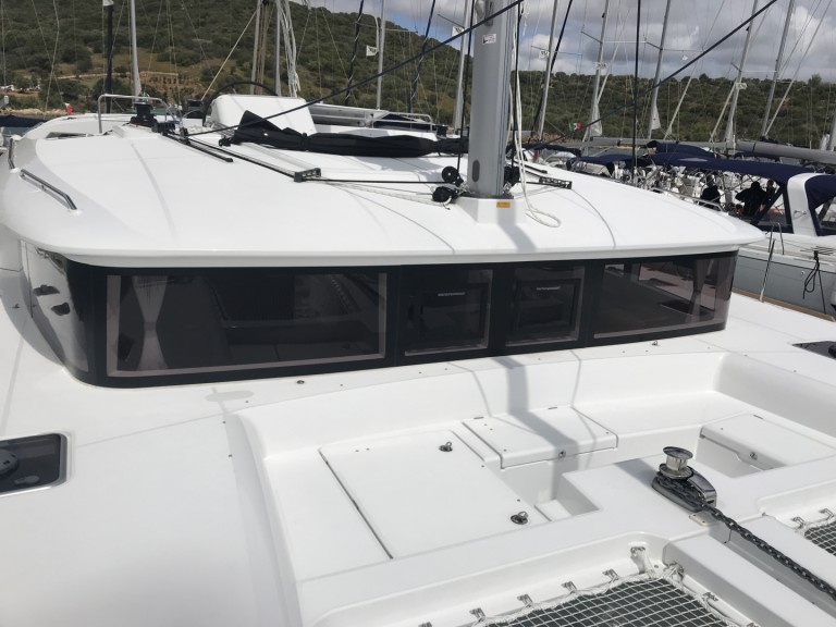 Catamaran rental in Cugnana Verde - Lagoon Lagoon 450 F