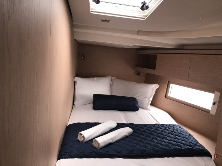 Yacht charter Castiglioncello cheap Oceanis 51.1