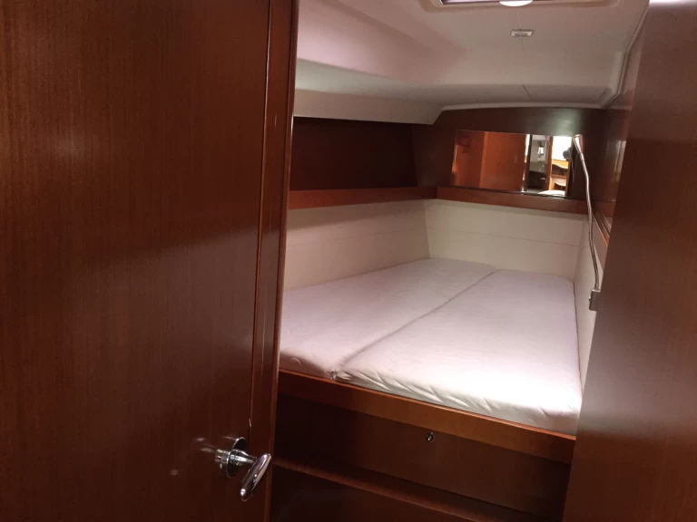 Sailboat rental with or without captain Bénéteau Cugnana Verde