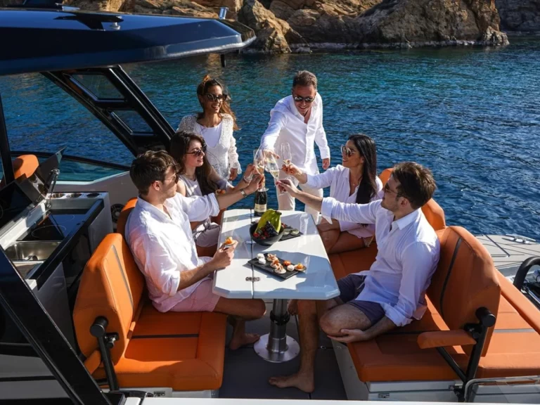 Saxdor Saxdor 320 GTO in Cannes on SamBoat