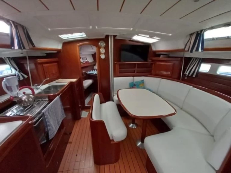 Sailboat rental with or without captain Bénéteau Spain