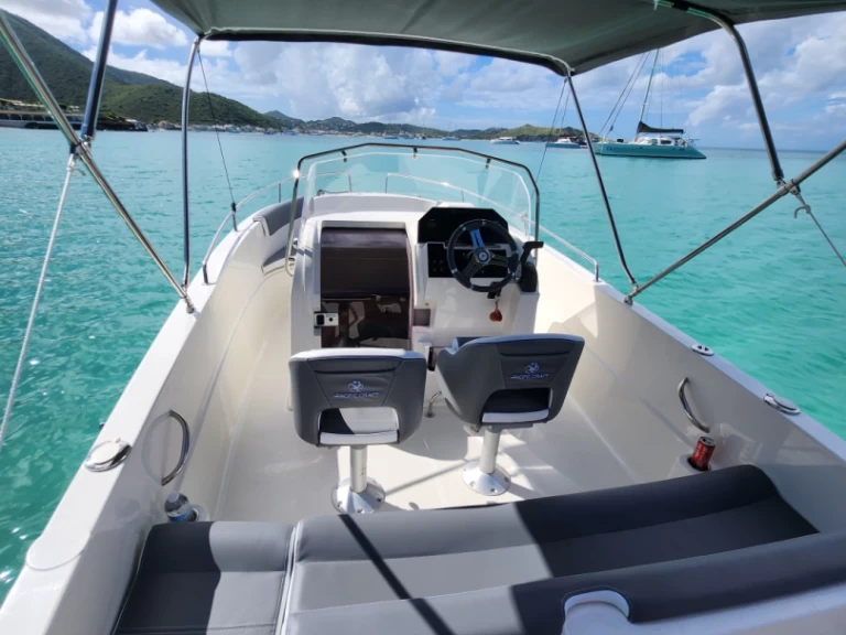 Motorboat rental with or without captain Pacific Craft Marigot