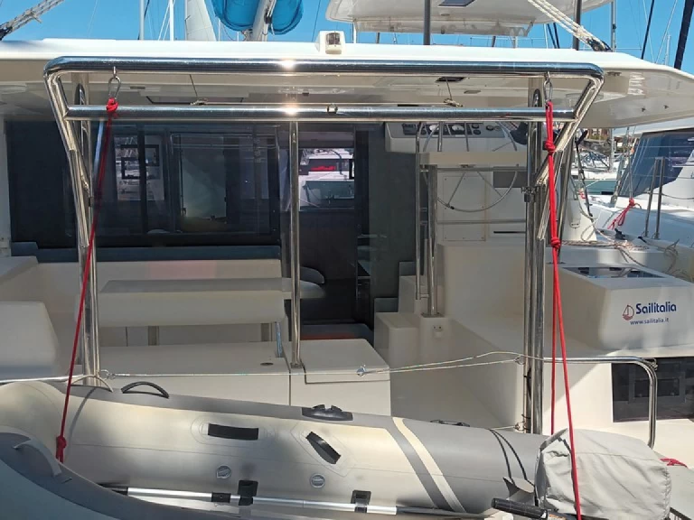 Leopard Catamarans / Robertson & Caine Leopard 40 charter bareboat or captained in  Furnari