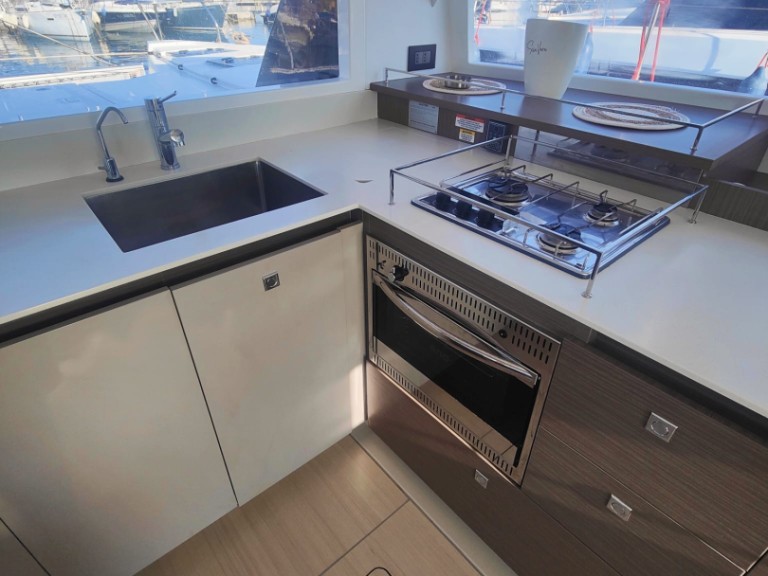 Bareboat Rental Catamaran Leopard Catamarans / Robertson & Caine with a boat licence