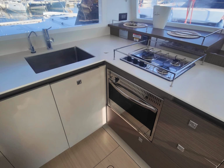 Bareboat Rental Catamaran Leopard Catamarans / Robertson & Caine with a boat licence