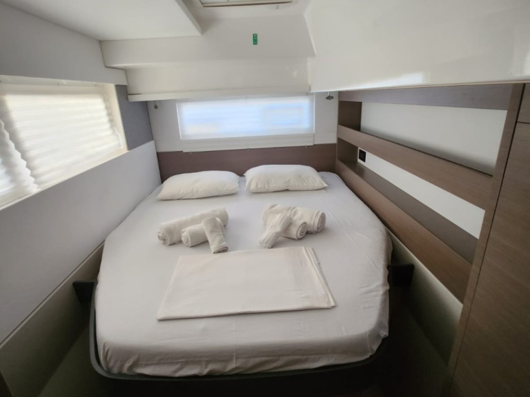 Bareboat Rental Catamaran Leopard Catamarans / Robertson & Caine with a boat licence