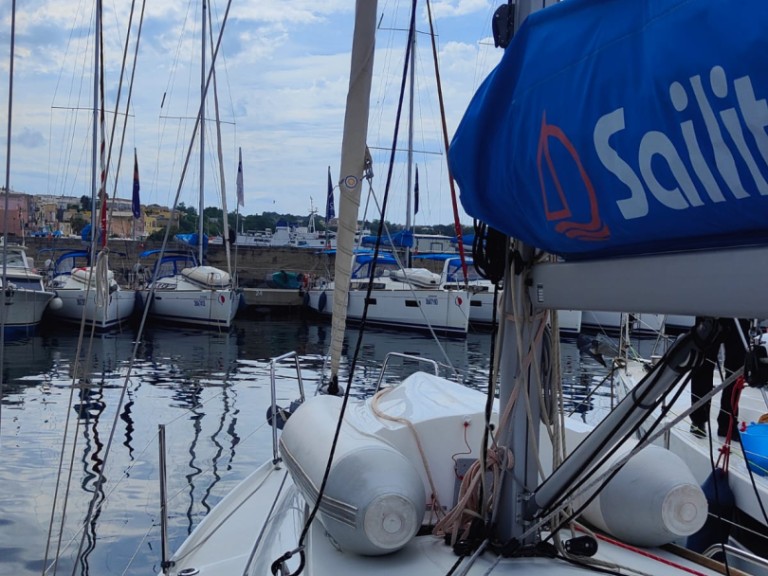 Sailboat rental in Procida - Bénéteau Oceanis 30.1