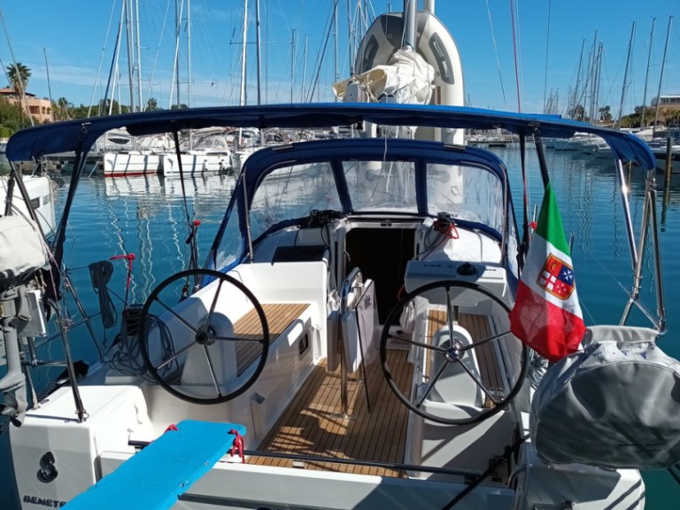 Sailboat rental with or without captain Bénéteau Furnari