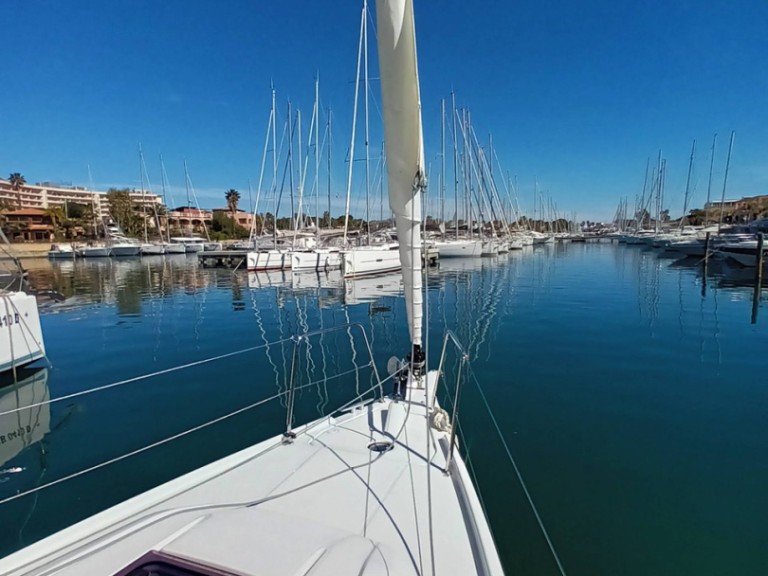 Bareboat Rental Sailboat Bénéteau with a boat licence