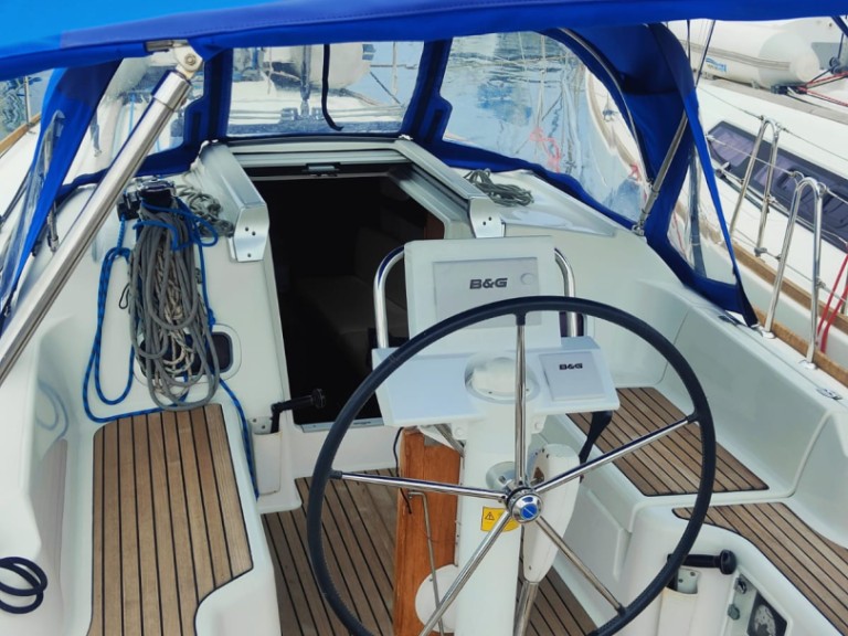 Sailboat rental in Procida - Bénéteau Oceanis 31