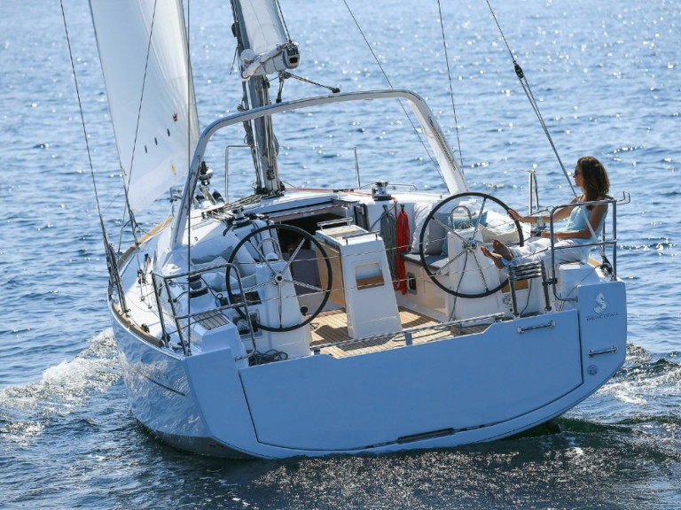 Sailboat rental with or without captain Bénéteau Furnari