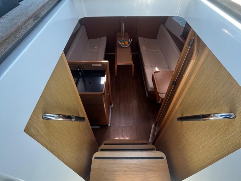 Sailboat rental with or without captain Jeanneau Cannigione