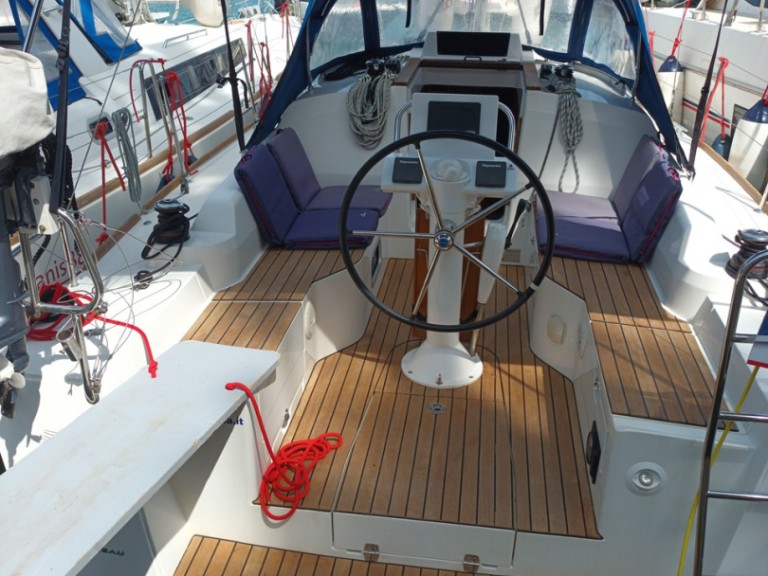 Sailboat for rent Furnari at the best price