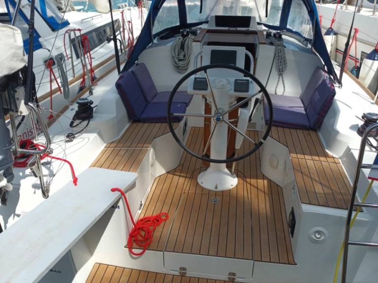 Sailboat for rent Furnari at the best price