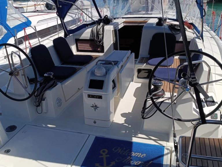 Sailboat rental with or without captain Jeanneau Furnari