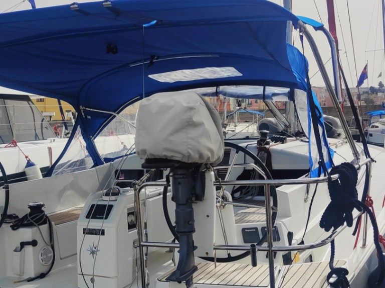Yacht charter Procida cheap Sun Odyssey 440