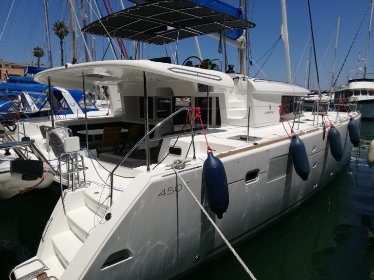 Rent a Lagoon Lagoon 450 F Furnari