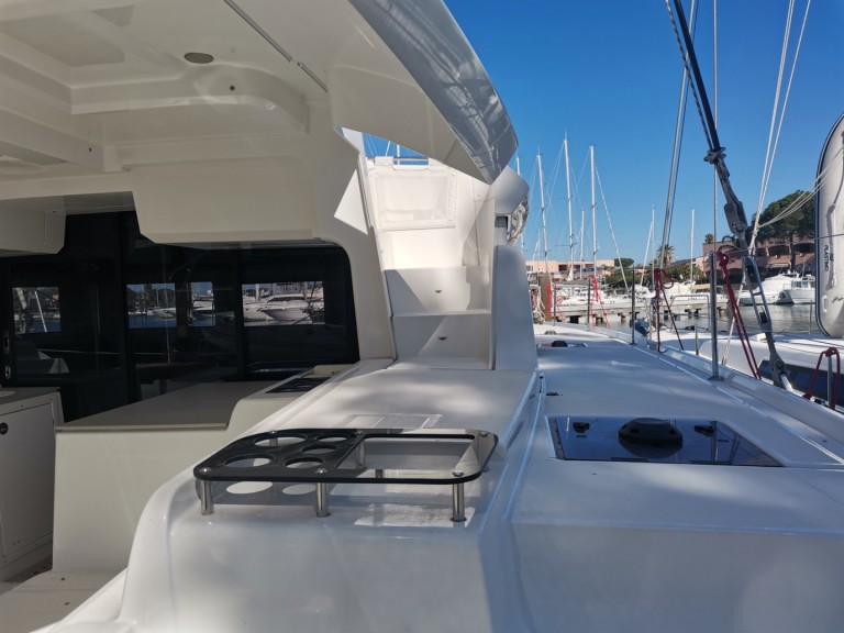 Catamaran rental in Furnari - Lagoon Lagoon 46