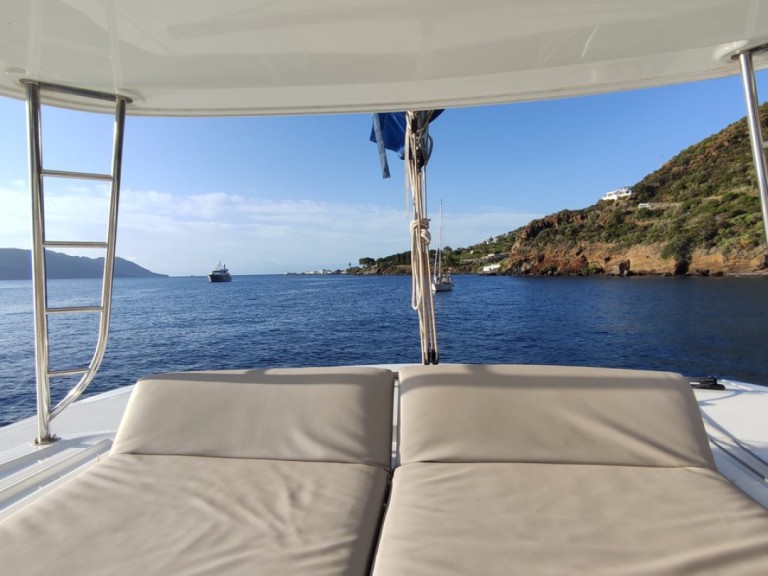 Boat rental Lagoon Lagoon 46 in Furnari on Samboat