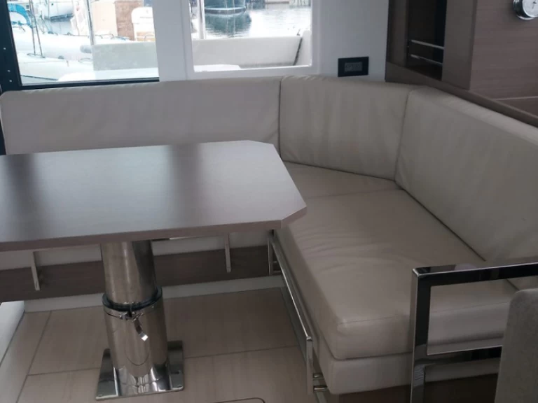 Catamaran rental in Cannigione - Leopard Catamarans / Robertson & Caine Leopard 42 - 4 cab.