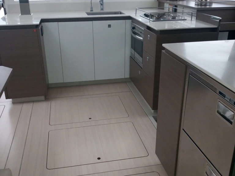 Leopard Catamarans / Robertson & Caine Leopard 42 - 4 cab. charter bareboat or captained in  Cannigione