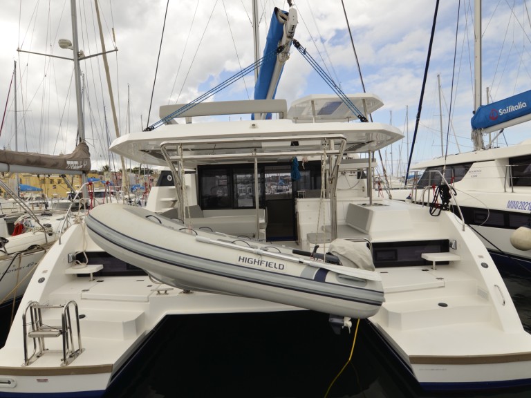 Yacht charter Procida cheap Leopard 42 - 4 cab.