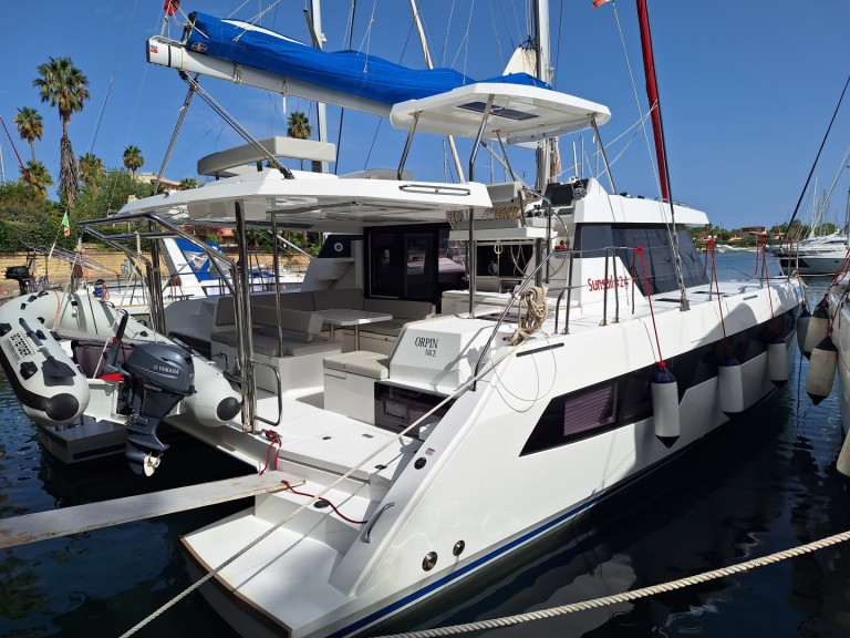 Catamaran rental with or without captain Leopard Catamarans / Robertson & Caine Furnari