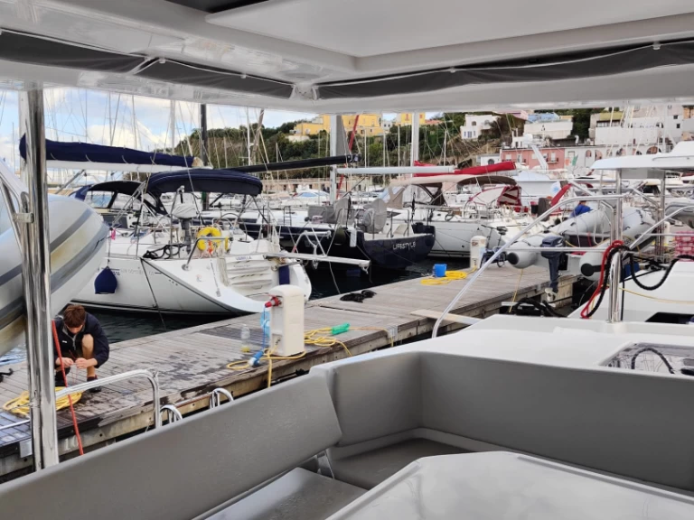 Leopard Catamarans / Robertson & Caine Leopard 45 in Procida on SamBoat