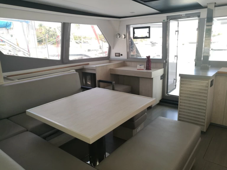 Catamaran rental with or without captain Leopard Catamarans / Robertson & Caine Cannigione