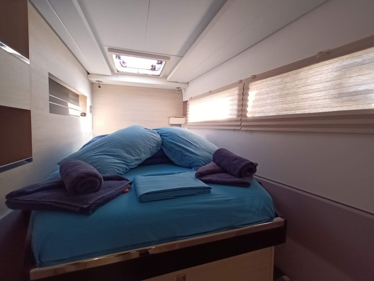 Leopard Catamarans / Robertson & Caine Leopard 45 in Furnari on SamBoat