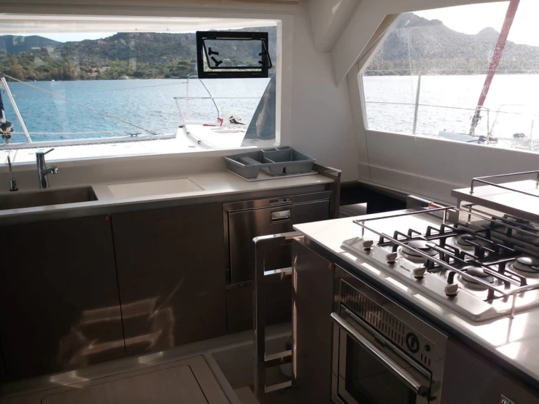 Yacht charter Cannigione cheap Leopard 50 - 5 + 1 cab