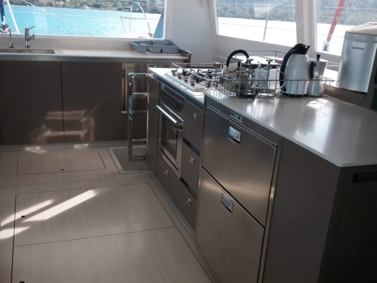 Catamaran rental in Cannigione - Leopard Catamarans / Robertson & Caine Leopard 50 - 5 + 1 cab